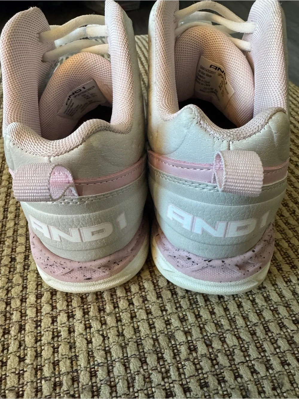 Kids White and Pink Basketball Sneakers - size 1Y